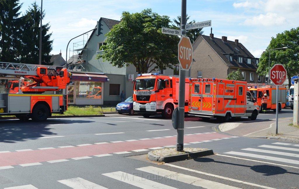 Unfall zwischen zwei KVB Bahnen Koeln Hoehenhaus Im Weidenbruch P042.JPG